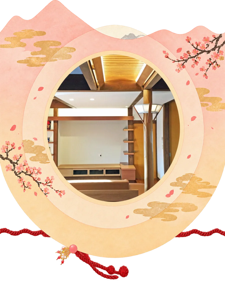 木組みの天井と柱が現しになった住まい